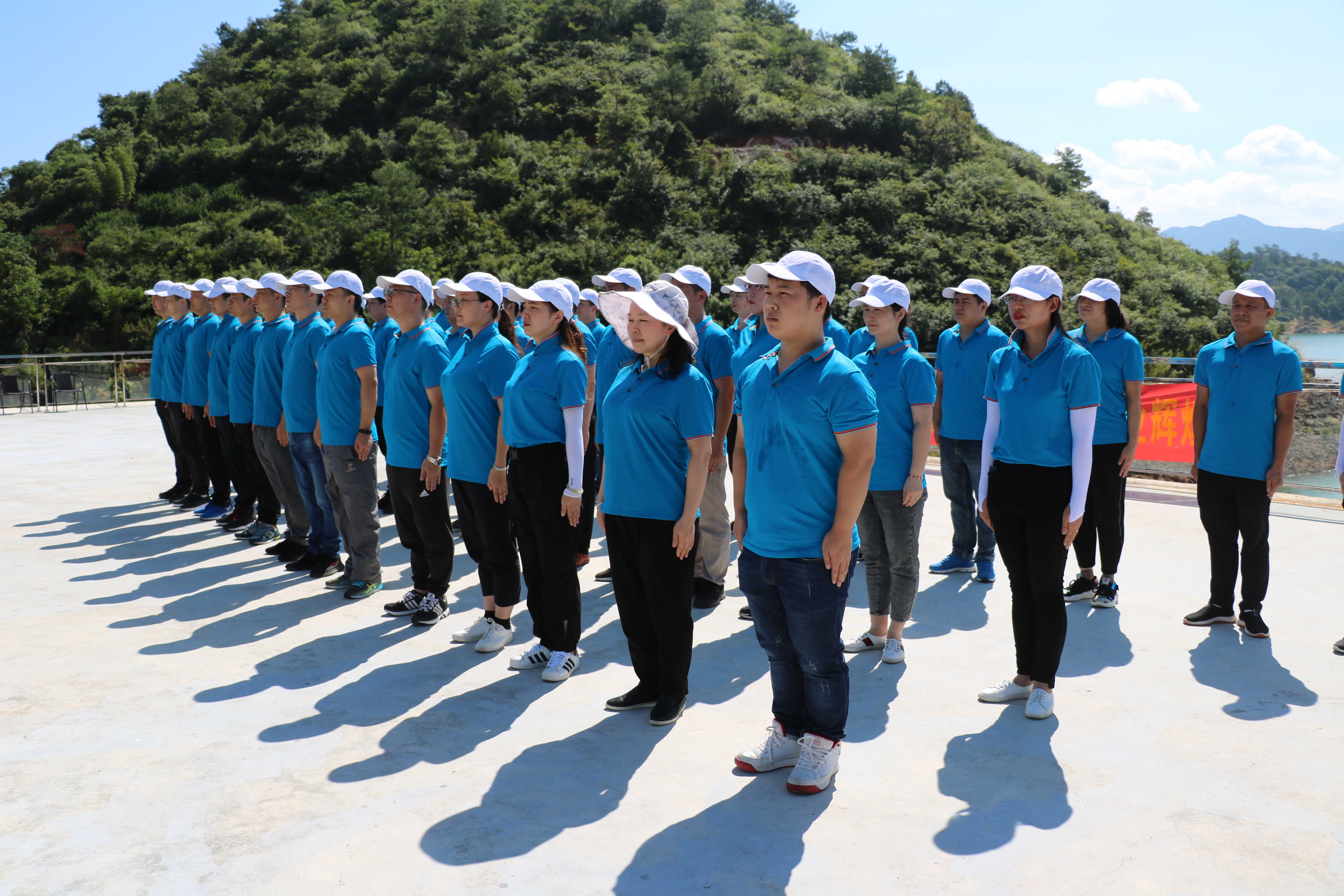 Elite team outdoor expansion activities